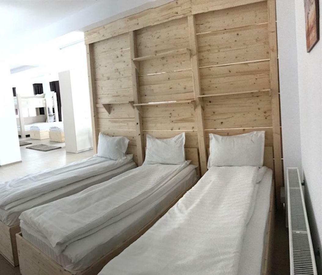 Hotel Nova Residence Popesti-Leordeni Esterno foto